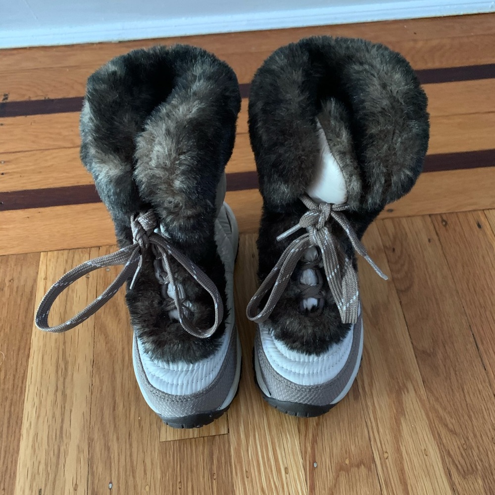 North Face Girls snow boots